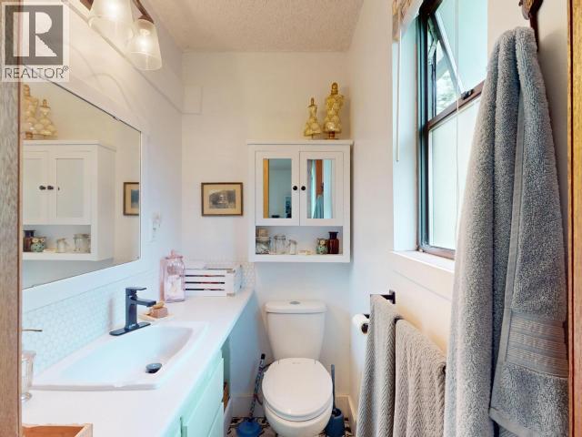 7889 Highway 101 Property Photo 31