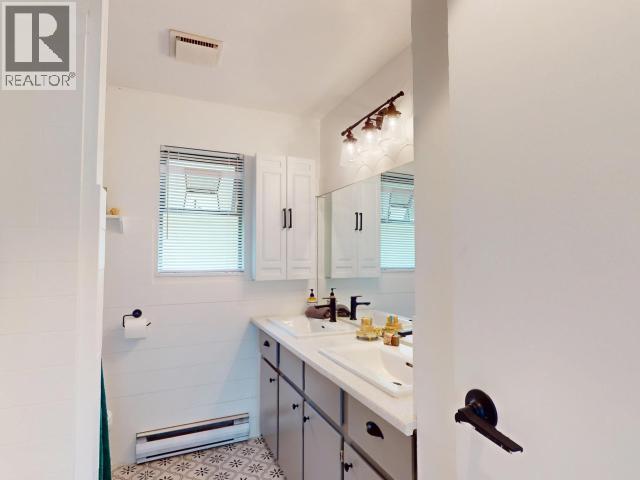 7889 Highway 101 Property Photo 35