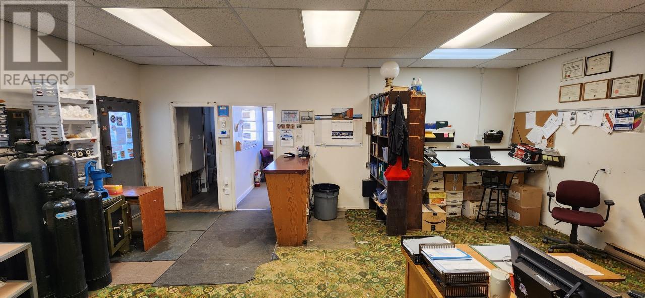 1433/1437 101 Avenue Property Photo 4