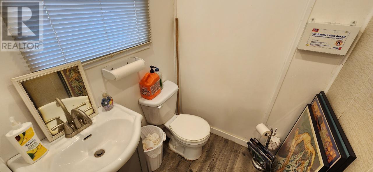 1433/1437 101 Avenue Property Photo 7