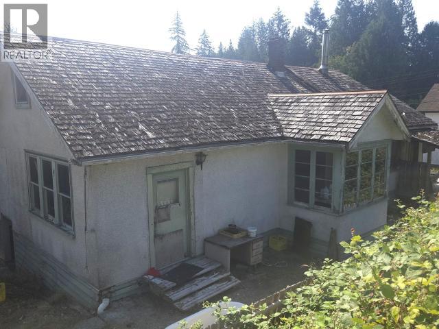 6889 DRAKE STREET Property Photo 1