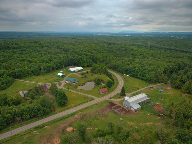 1154 Ch. Du Quartier-auger Property Photo 3