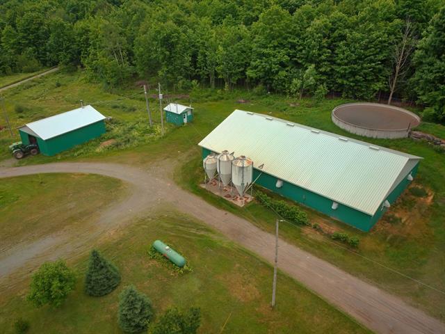 1154 Ch. Du Quartier-auger Property Photo 11