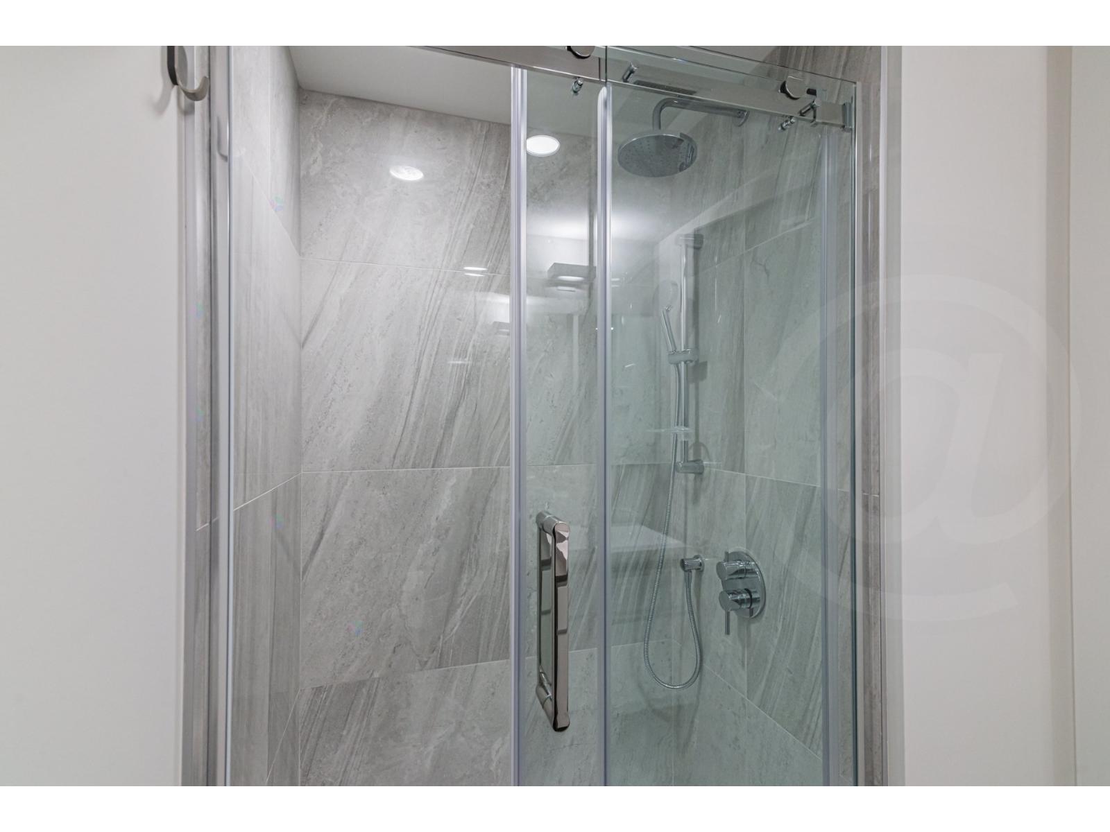 1288 Rue St-antoine O., #1001 Property Photo 19