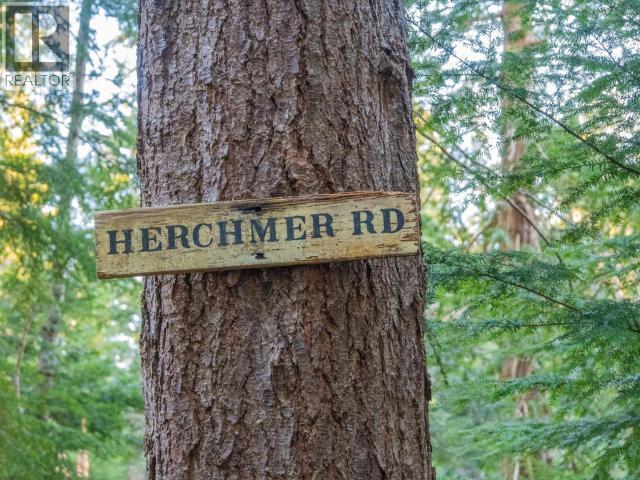 1136 Herchmer Road Property Photo 7
