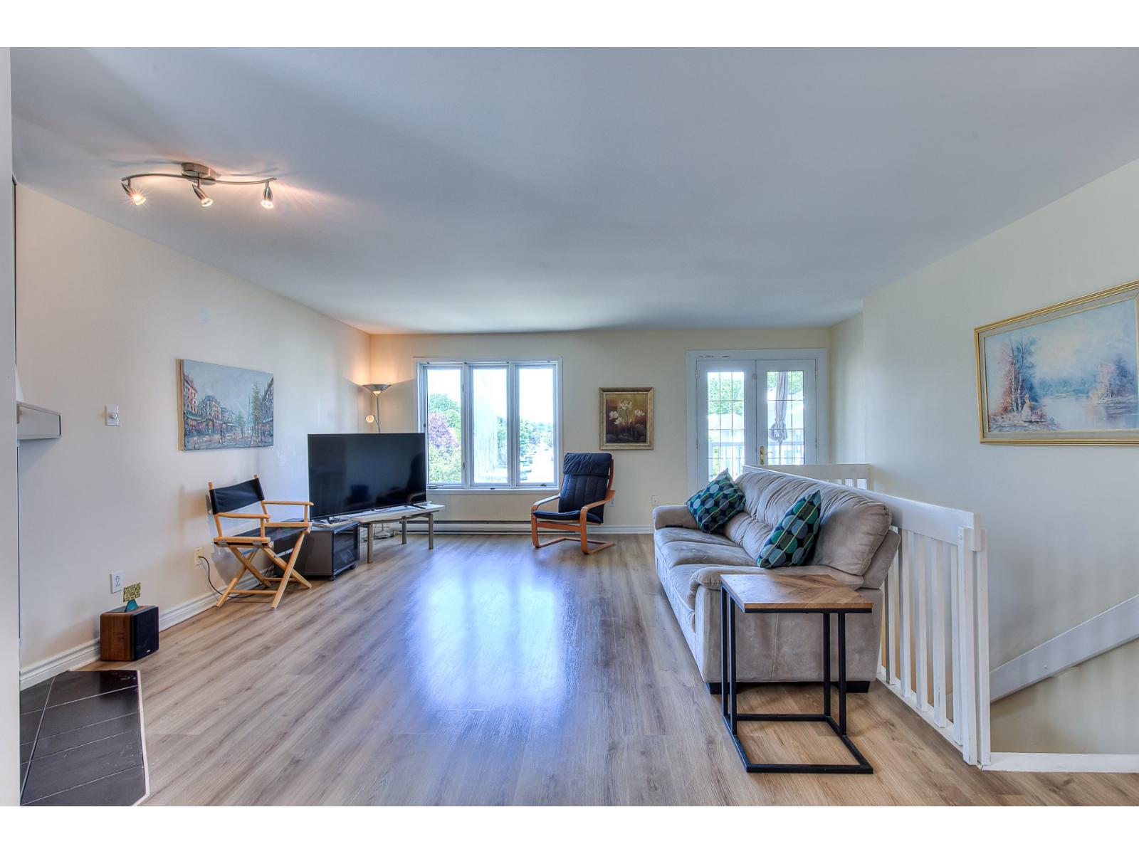 138 Rue René-émard, #301 Property Photo 3