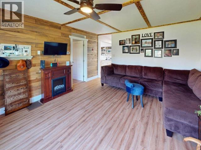 4653 Joyce Ave Property Photo 6