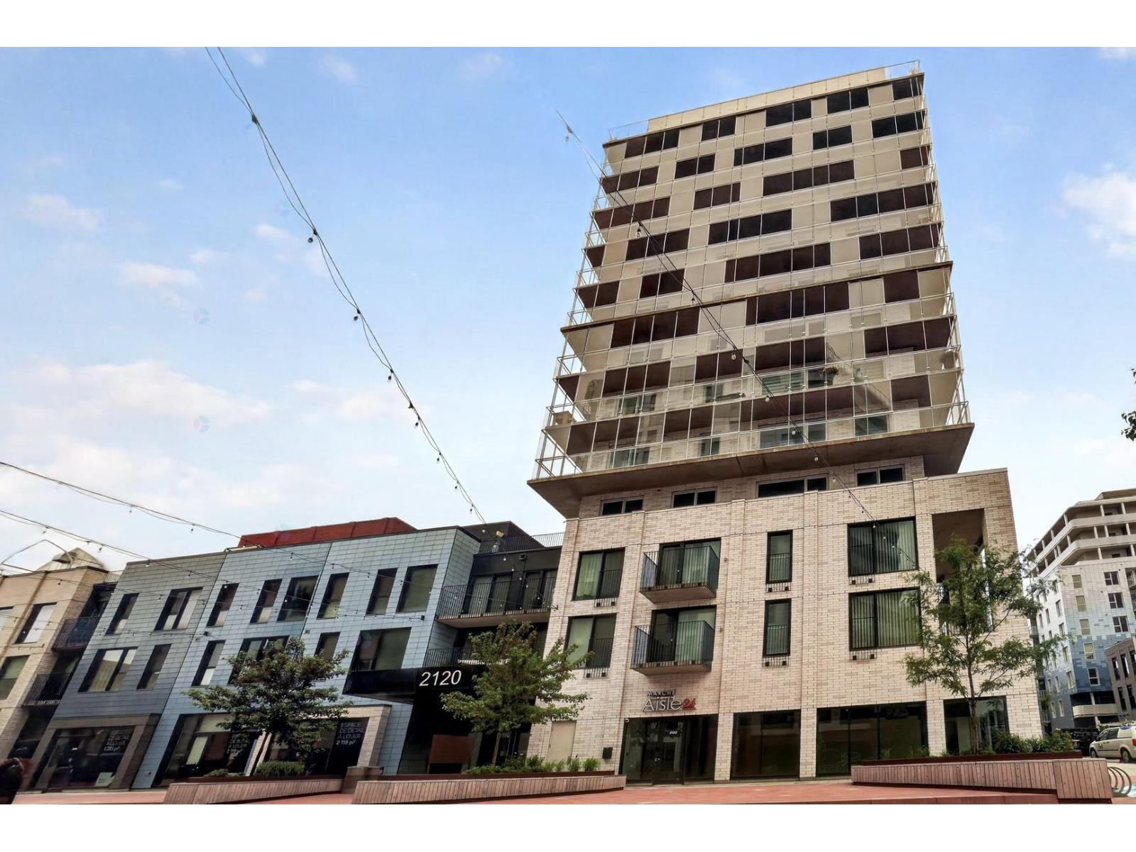 2120 Rue Ste-Catherine E., #222