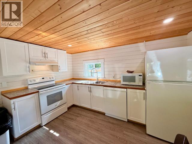27-6263 Lund Property Photo 4
