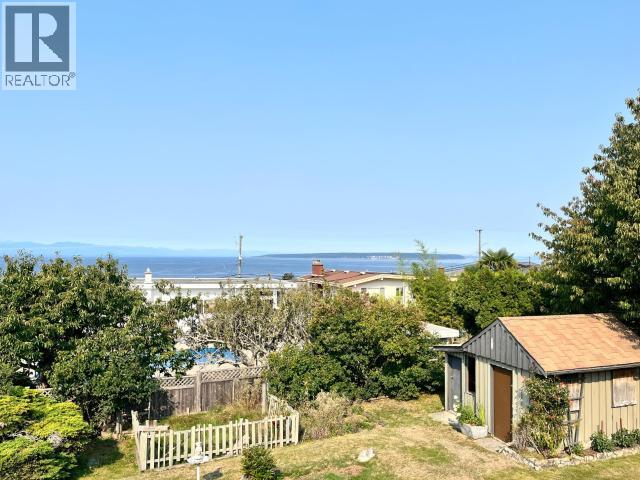 3763 Selkirk Ave Property Photo 2