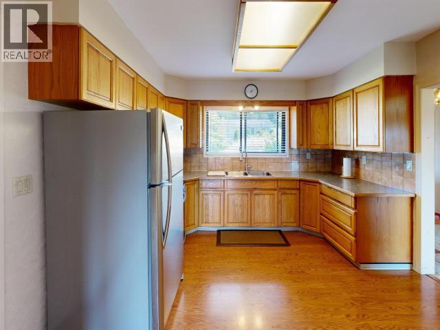 3763 Selkirk Ave Property Photo 8