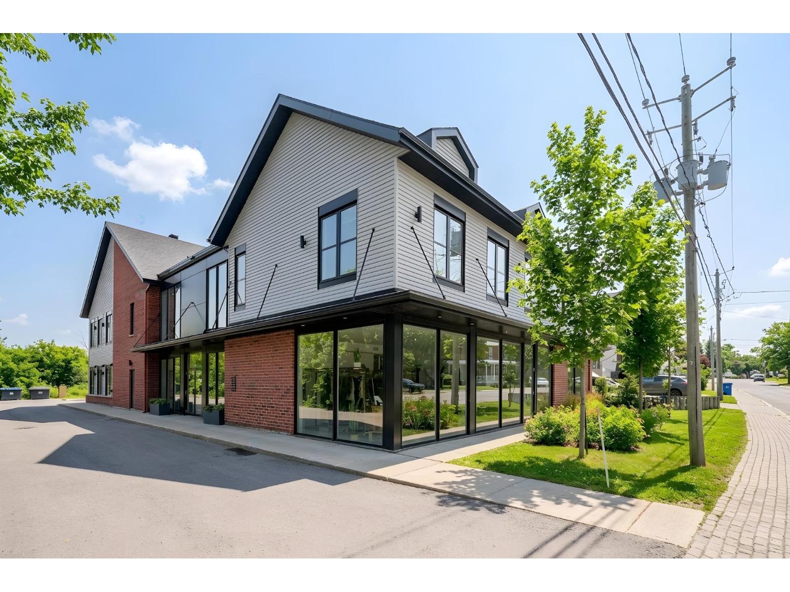 3035 Route Édouard-vii, #101 Property Photo 1