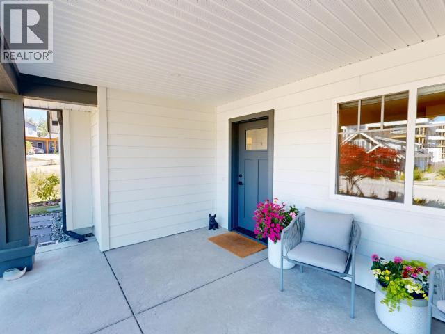 7117 Edgehill Crescent Property Photo 7