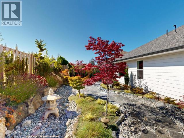 7117 Edgehill Crescent Property Photo 12