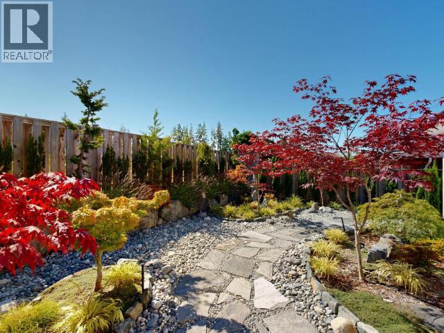 7117 Edgehill Crescent Property Photo 15