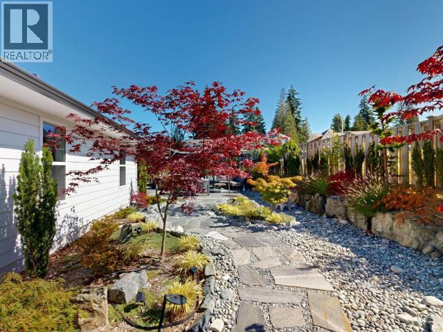 7117 Edgehill Crescent Property Photo 18