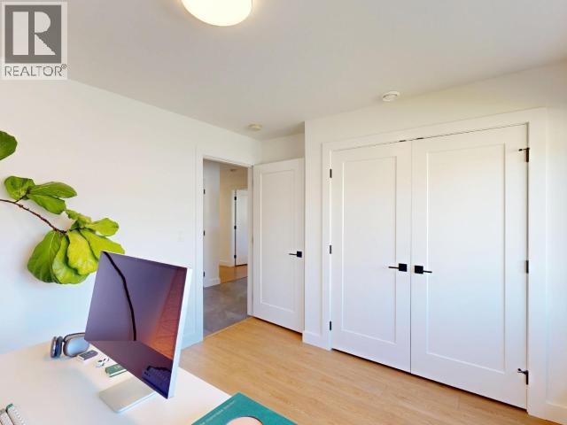 7117 Edgehill Crescent Property Photo 21