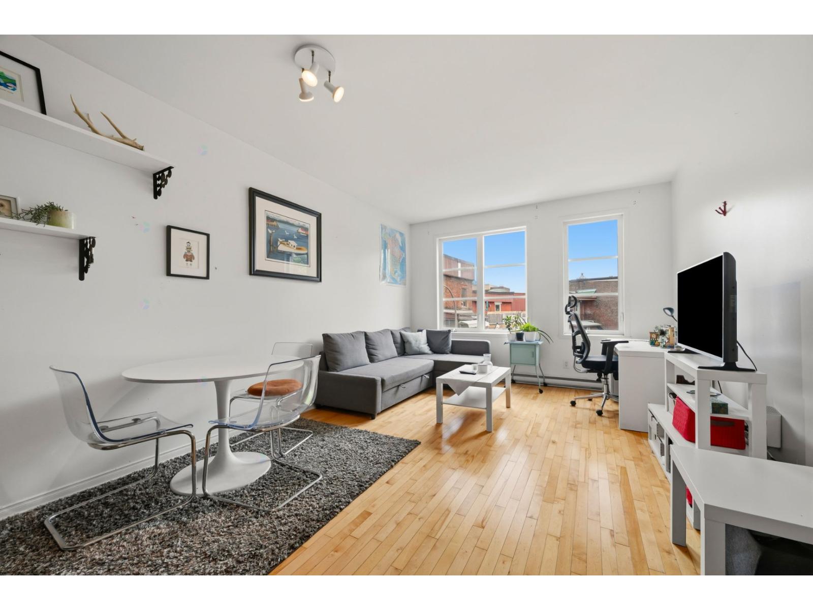 644 Rue St-Philippe, #8