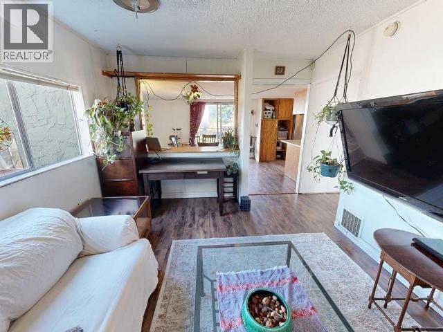 4474 Joyce Ave Property Photo 4