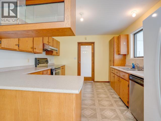 6060 Lois Street Property Photo 10