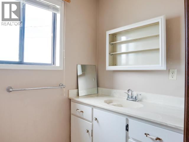 6060 Lois Street Property Photo 20