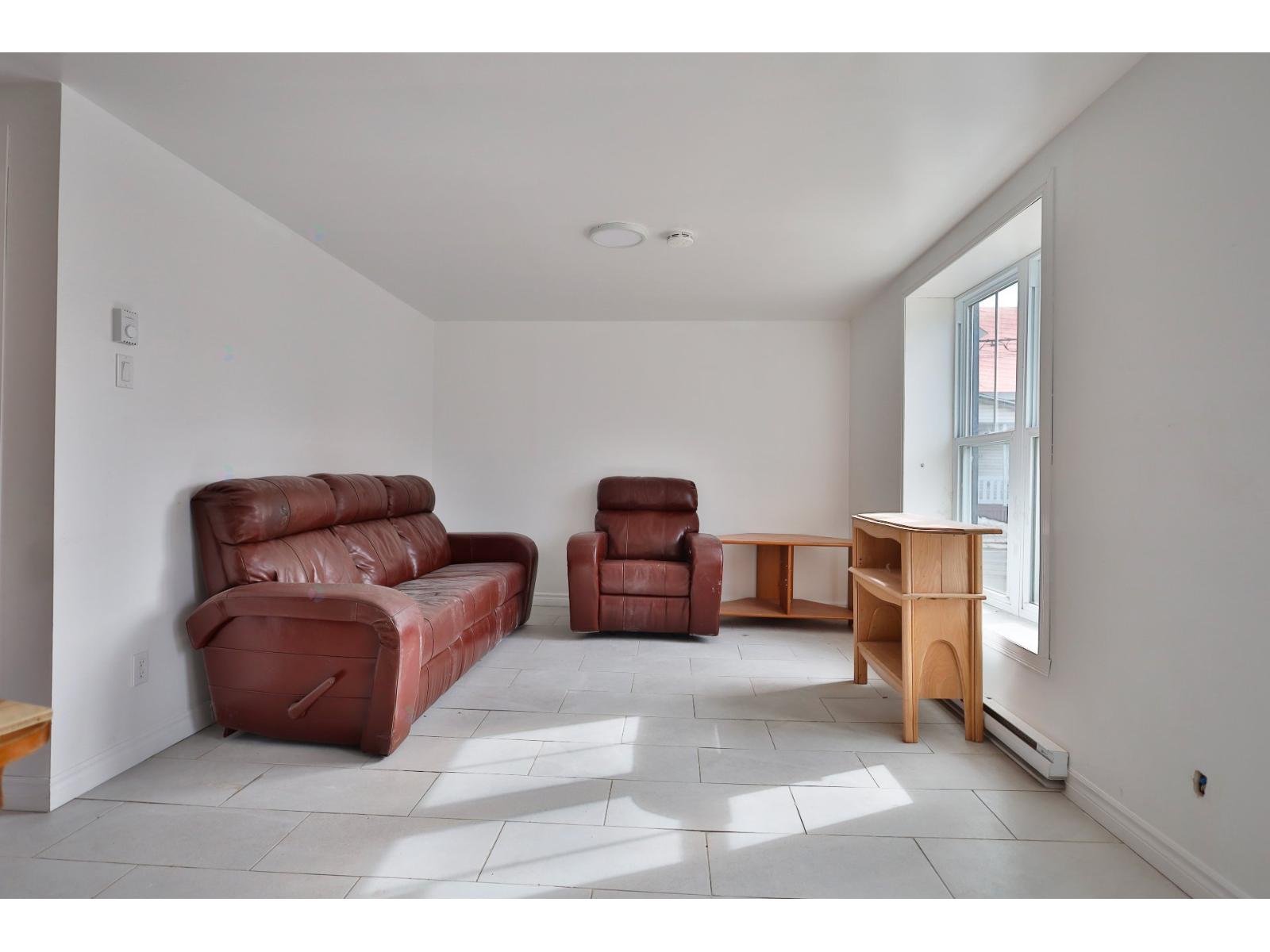 150-154 Rue Bonsecours Property Photo 9