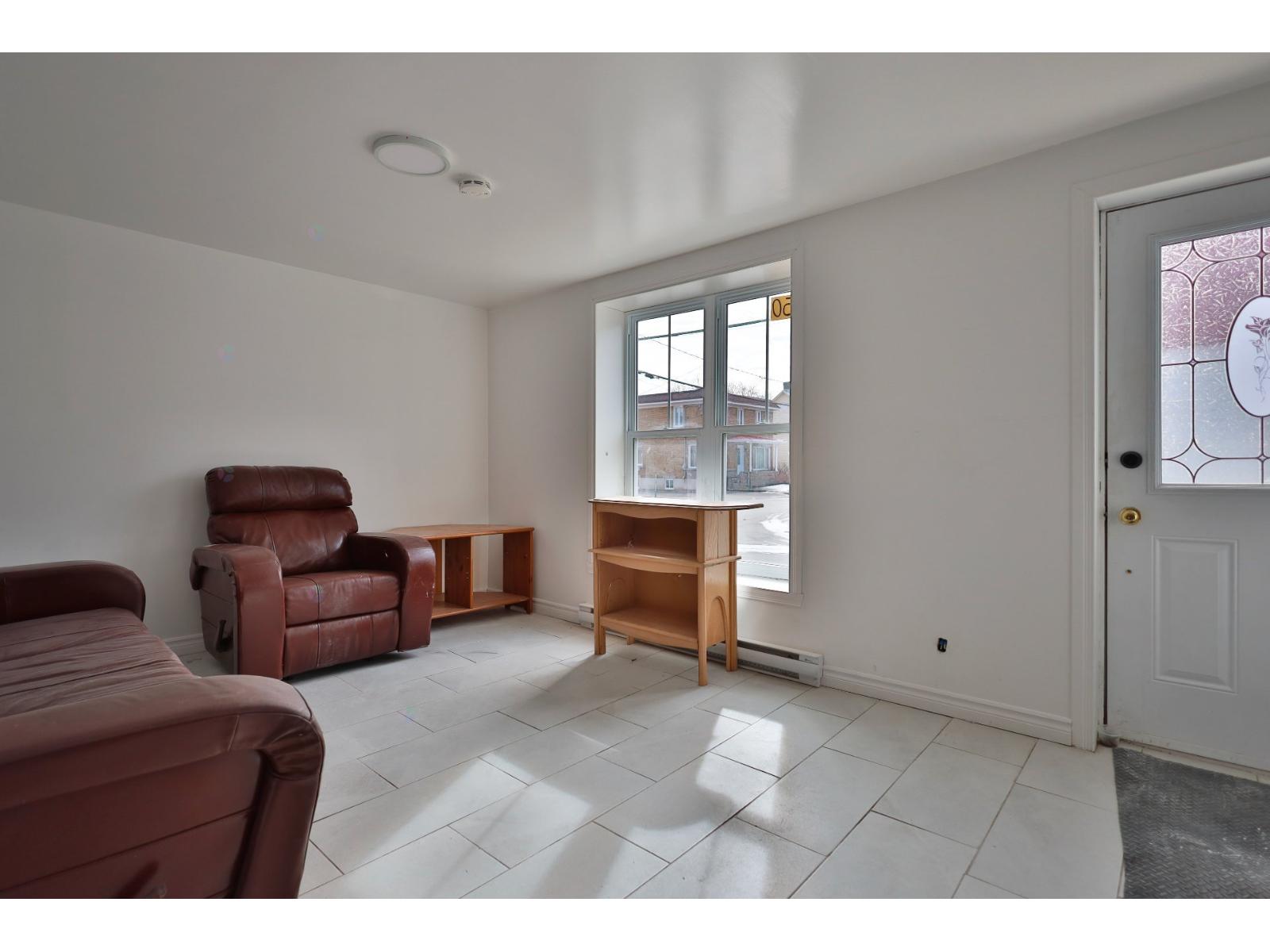 150-154 Rue Bonsecours Property Photo 10