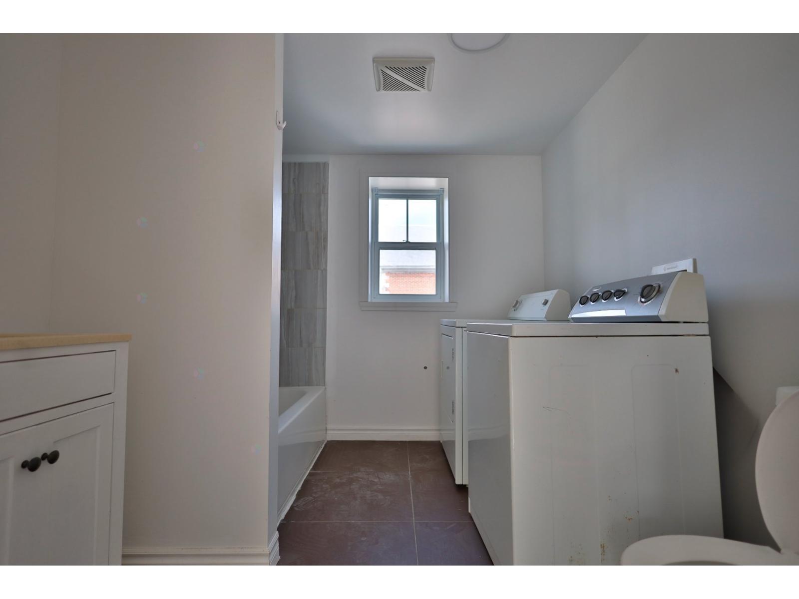 150-154 Rue Bonsecours Property Photo 14
