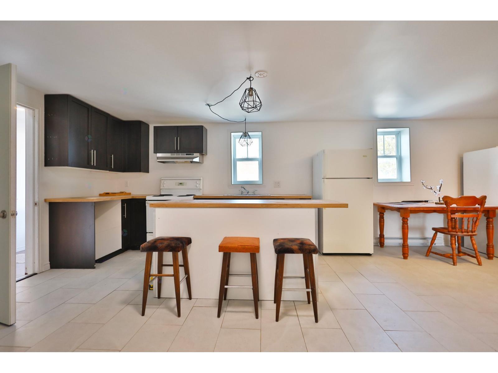 150-154 Rue Bonsecours Property Photo 17