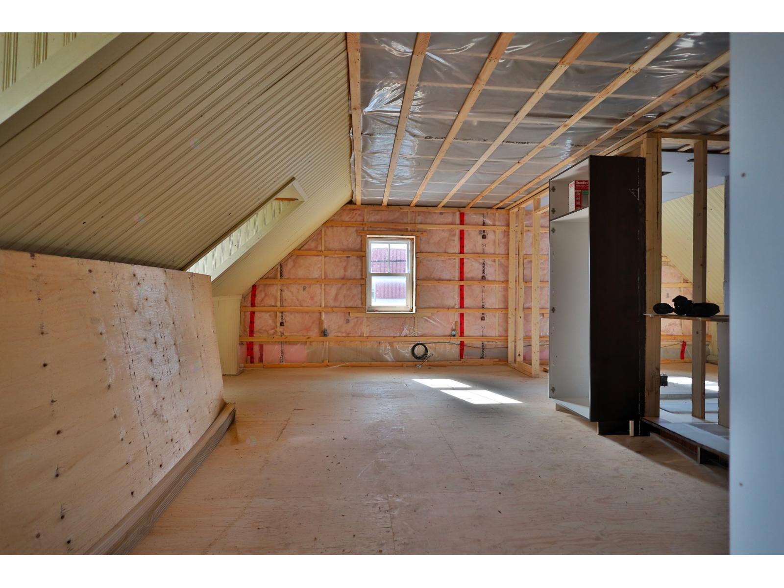 150-154 Rue Bonsecours Property Photo 20