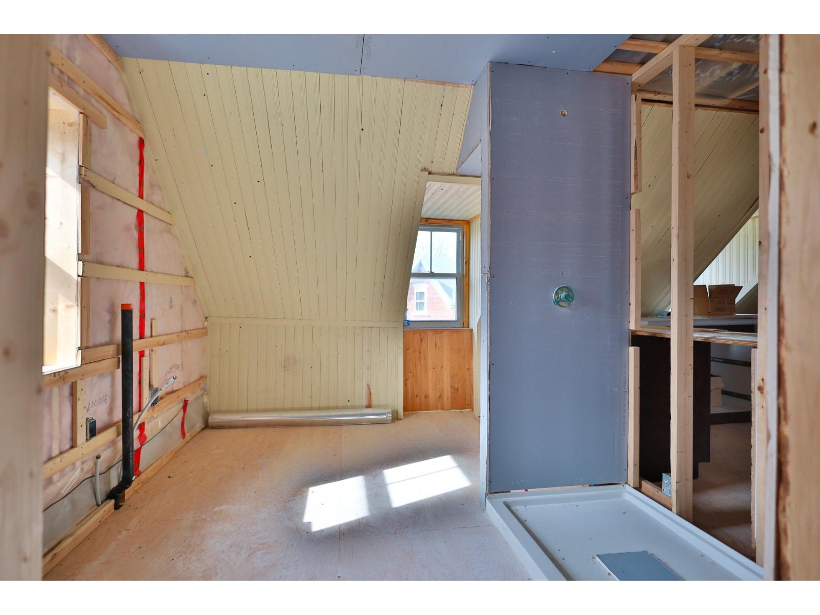 150-154 Rue Bonsecours Property Photo 22