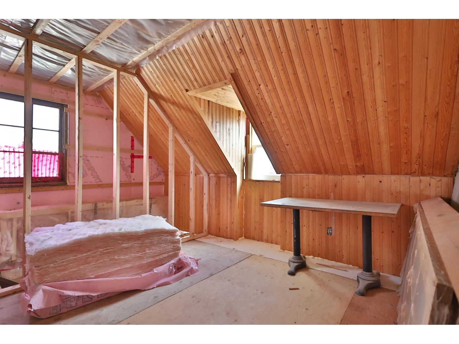 150-154 Rue Bonsecours Property Photo 24