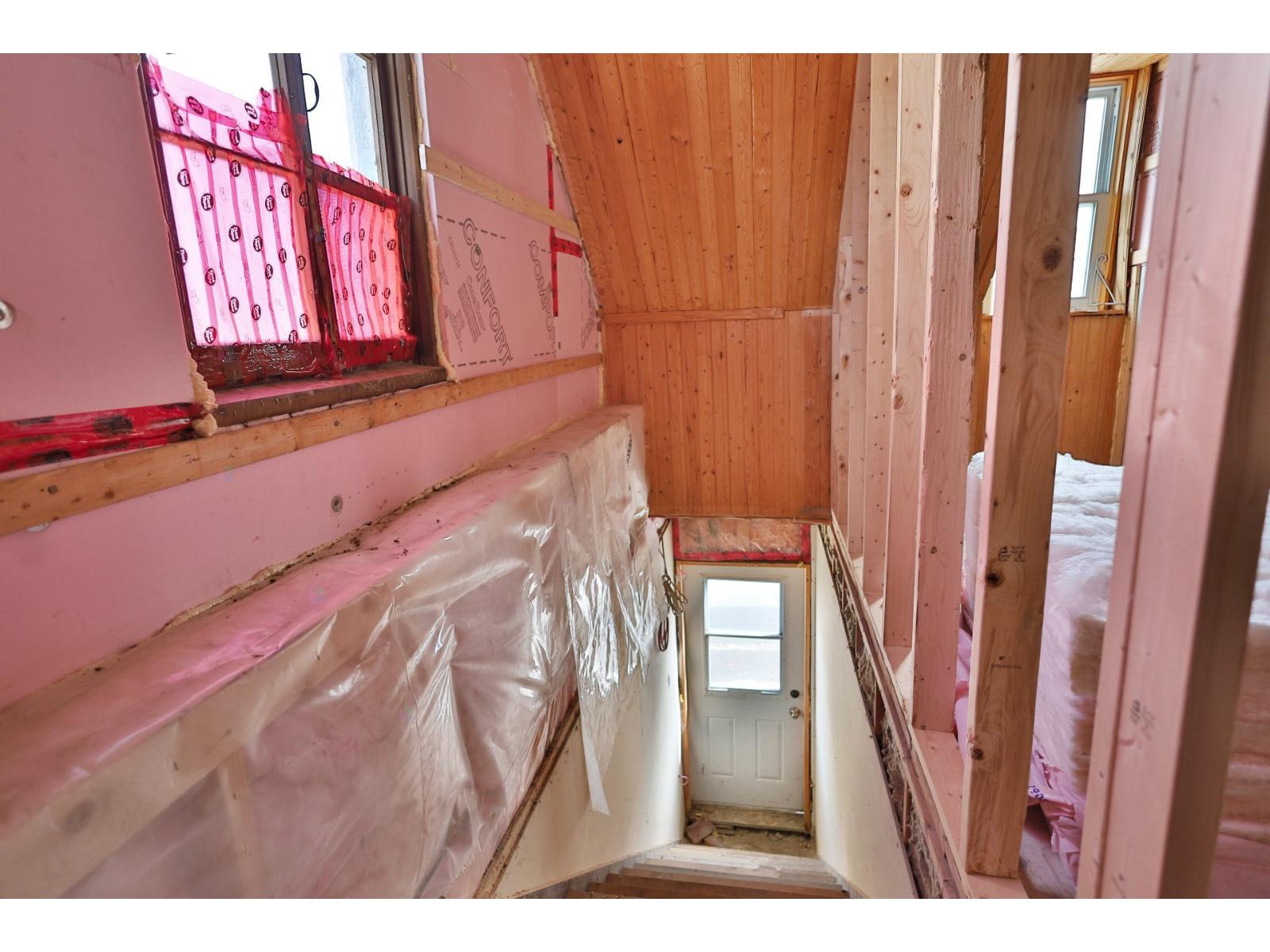 150-154 Rue Bonsecours Property Photo 25