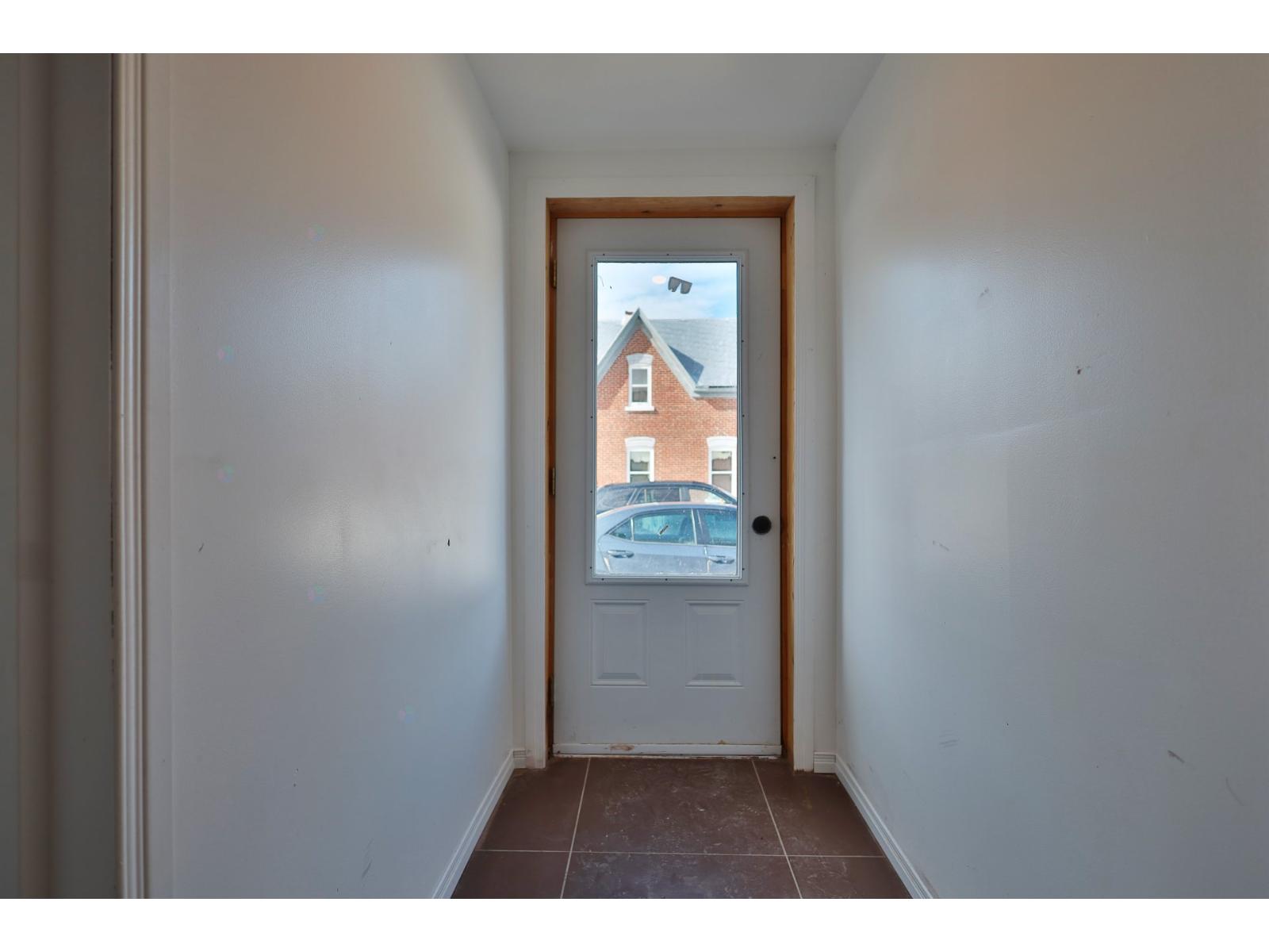 150-154 Rue Bonsecours Property Photo 26