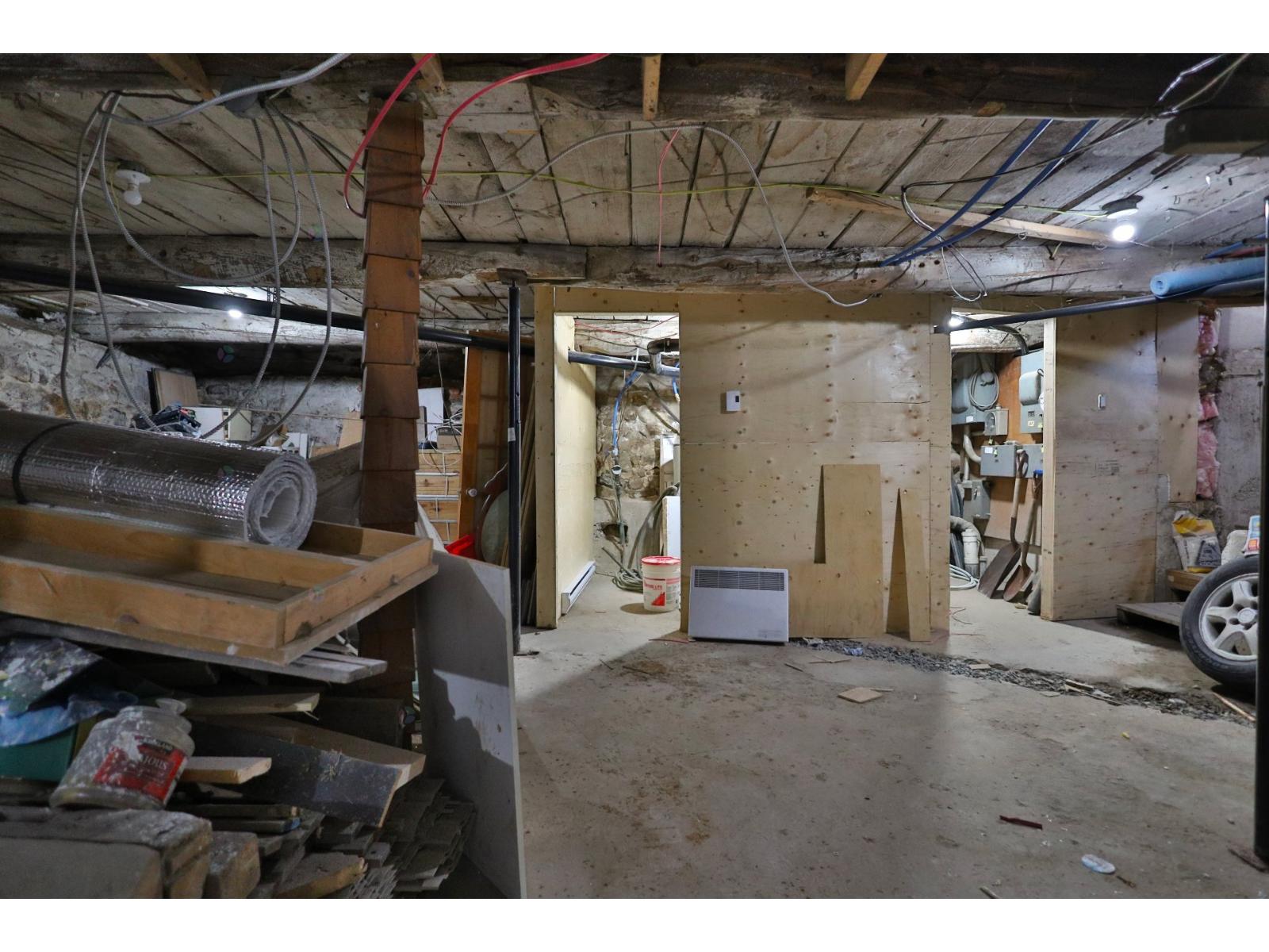 150-154 Rue Bonsecours Property Photo 31