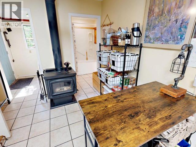 5836 Mowat Ave Property Photo 15