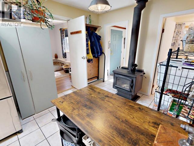 5836 Mowat Ave Property Photo 17