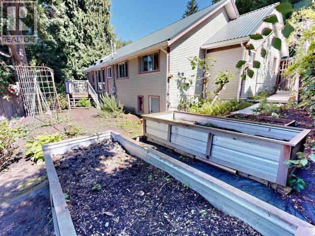 5836 Mowat Ave Property Photo 34