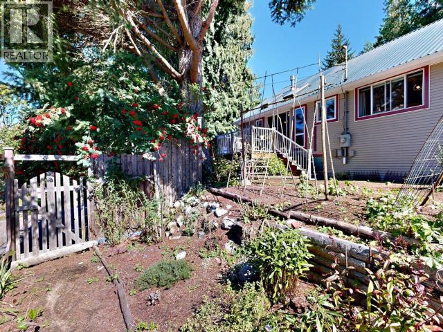 5836 Mowat Ave Property Photo 35