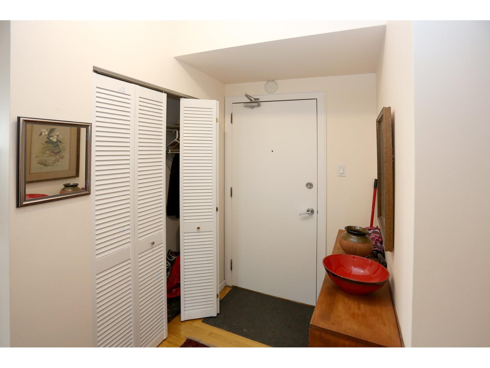 3460 Rue Simpson, #302 Property Photo 5