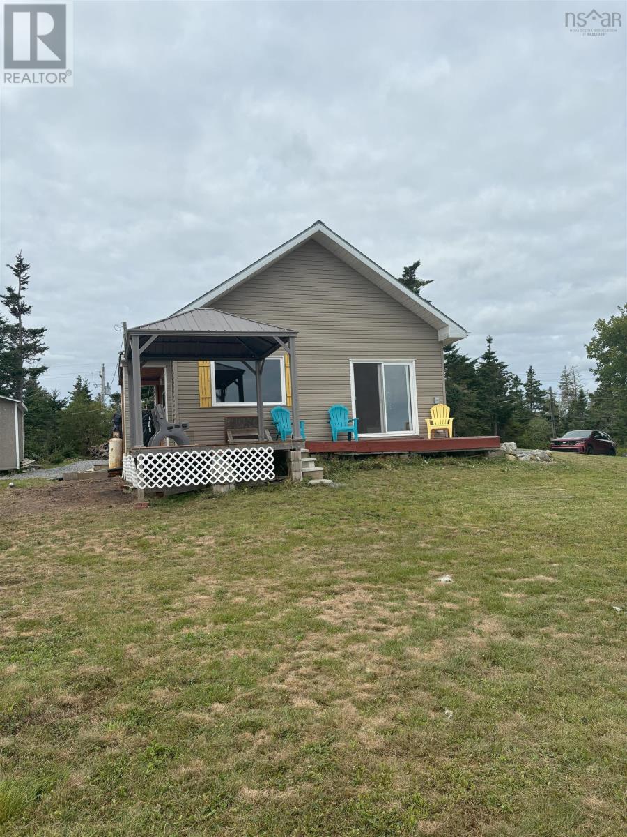 1421 Port Latour Road Property Photo 5