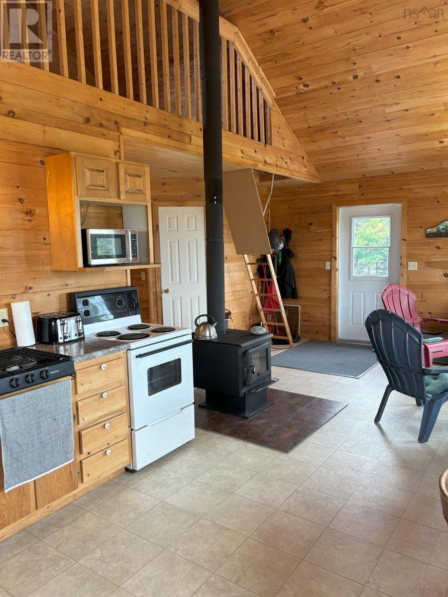 1421 Port Latour Road Property Photo 7