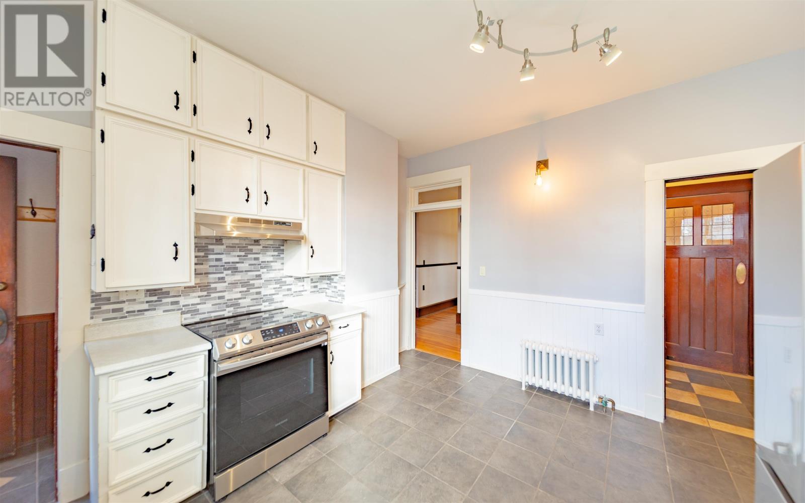 101 Upper Prince Street Property Photo 17