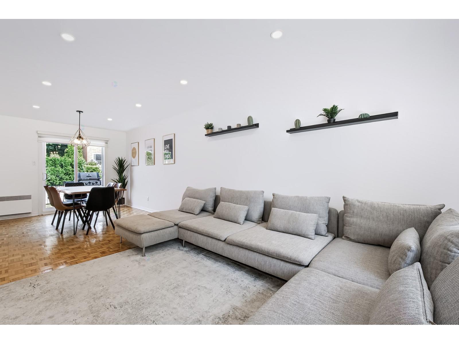 3231 Rue Springland