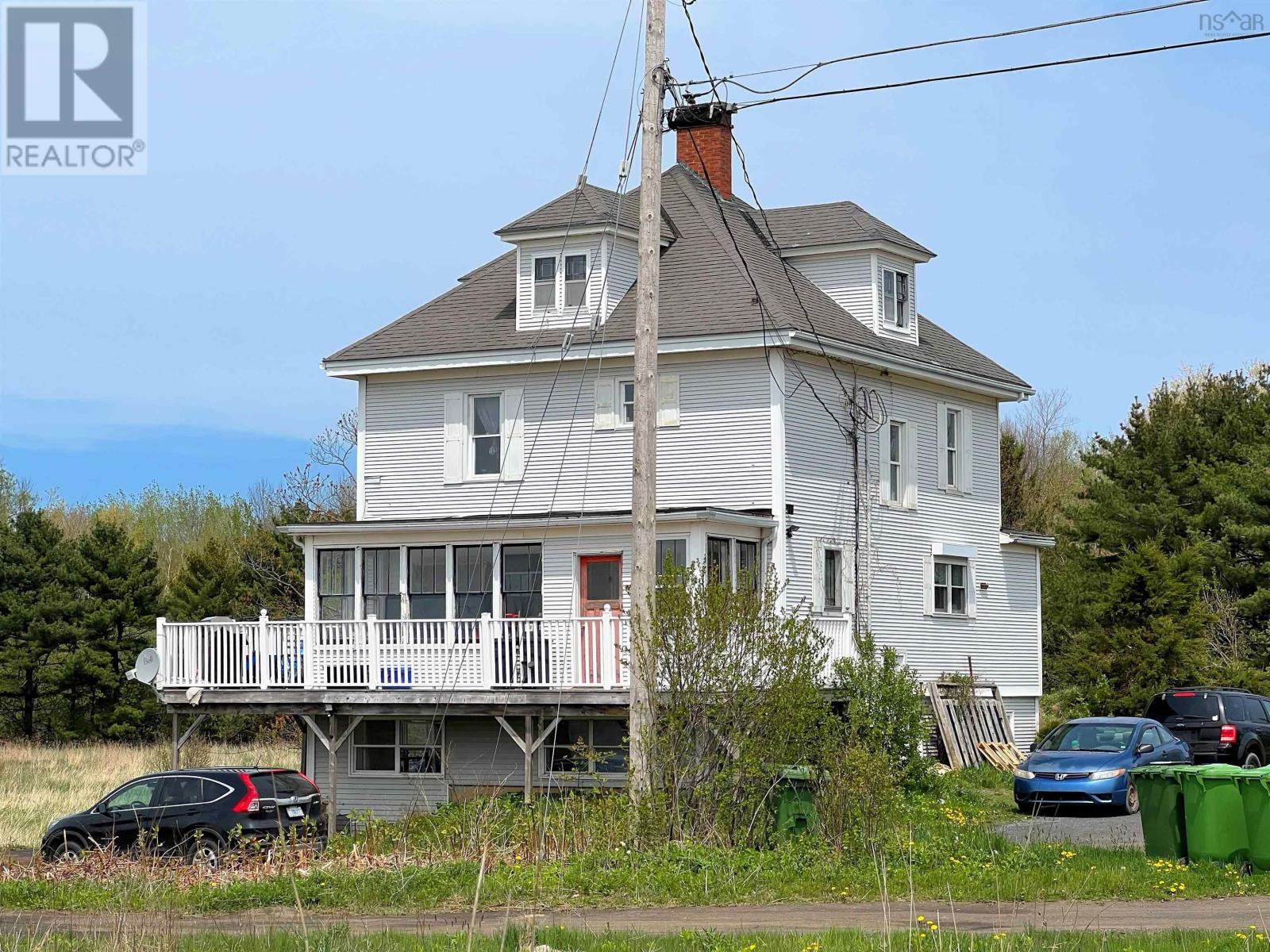 5161 East River Road Property Photo 1
