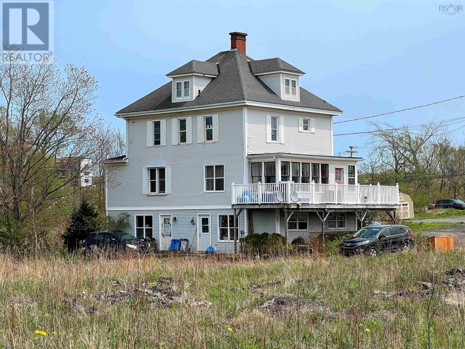 5161 East River Road Property Photo 4