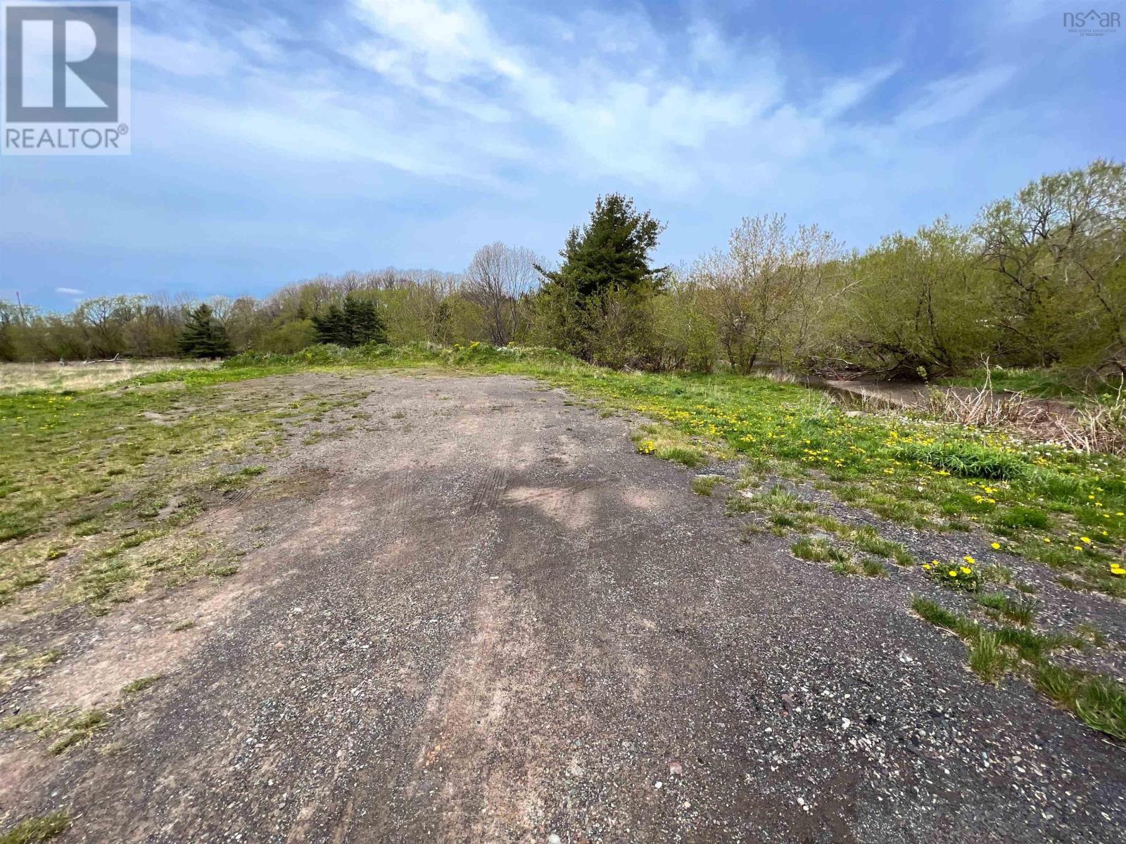 5161 East River Road Property Photo 11