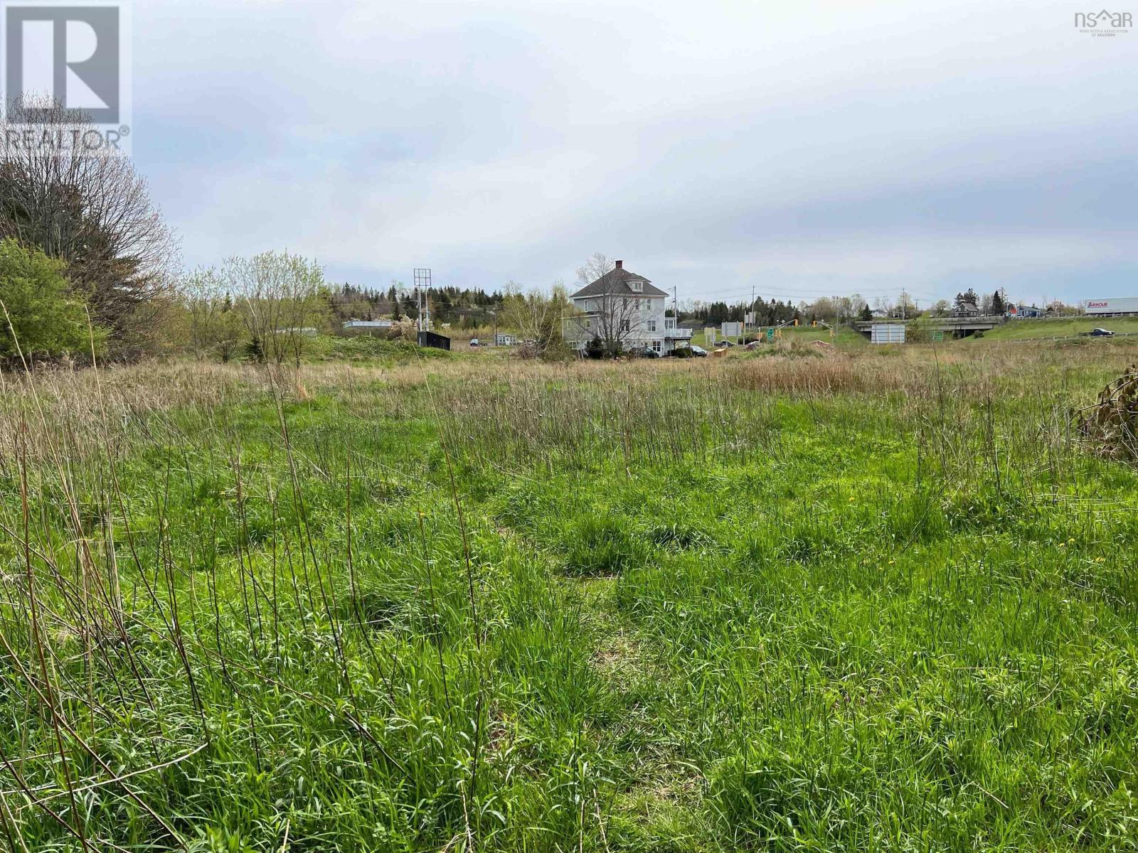 5161 East River Road Property Photo 13