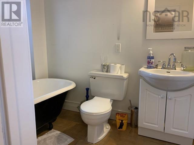 1465 Carlton Street Property Photo 14