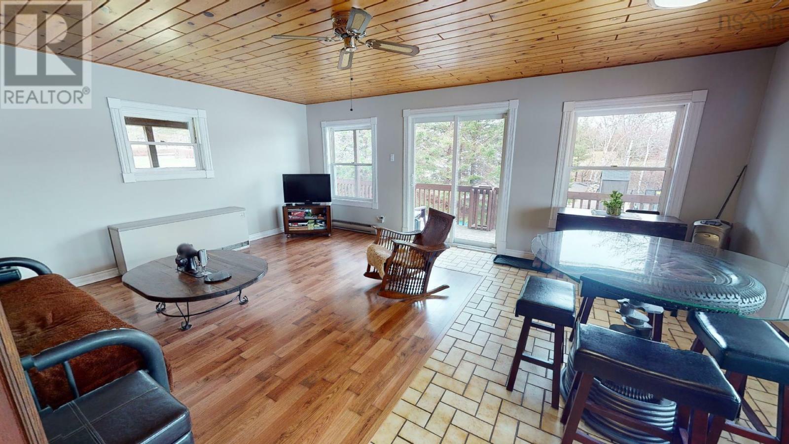 13249 Highway 7 Property Photo 3
